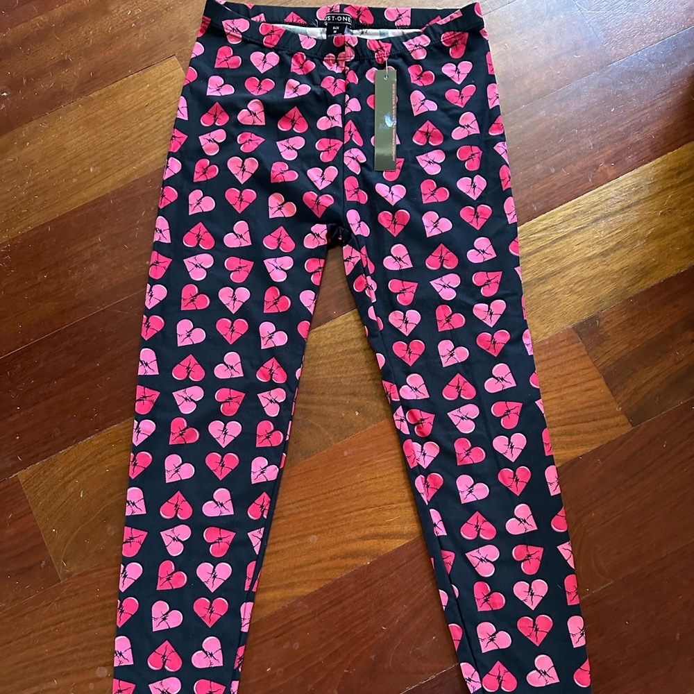 NWT-heart leggings size medium